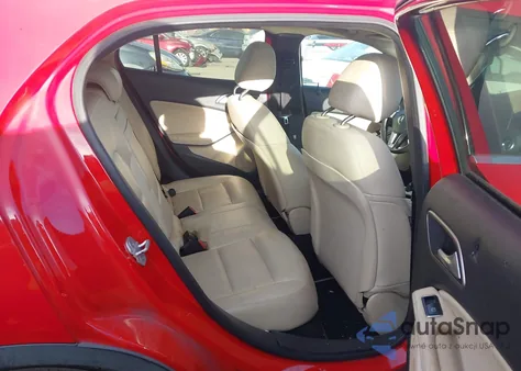 2015 Mercedes-Benz Gla 250 z USA, uszkodzony, nr VIN WDCTG4EB8FJ155631